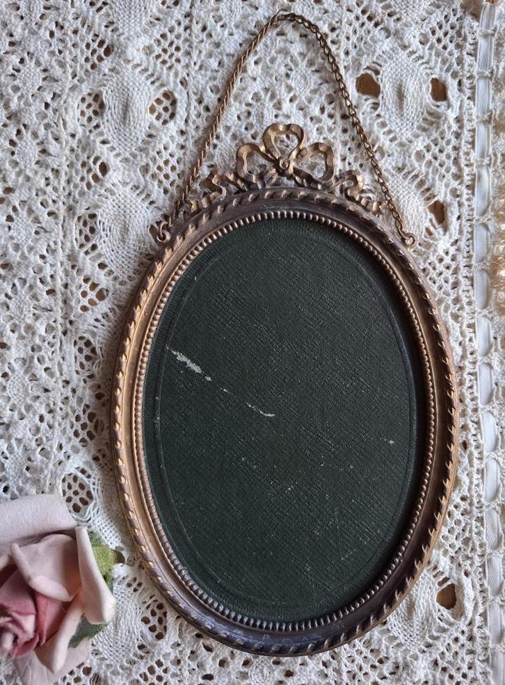 SALE Antiek strik fotolijstje, kettinkje, geen glasplaatje, Antiquités & Art, Enlèvement ou Envoi, Bronze