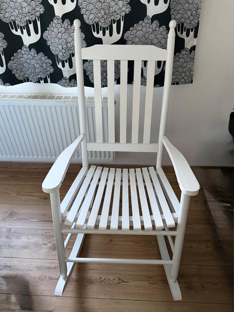 Chaise à bascule, entièrement en bois blanc, marque Chilwood, Enlèvement, Comme neuf