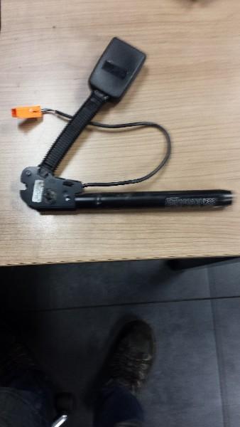 CEINTURE TENSIONNEUR AVANT DROIT Ford Fiesta 5 (JD / JH), Utilisé, Ford