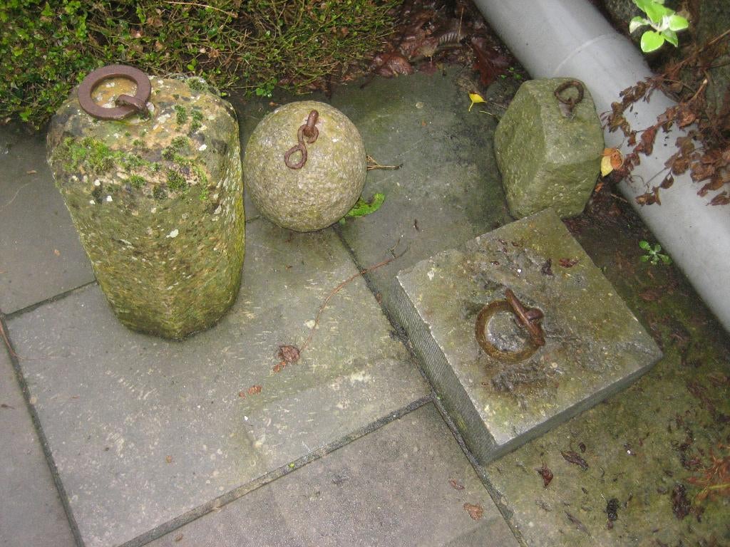 oude arduinen gewichtstenen met ringel, Tuin en Terras, Ophalen, Gebruikt