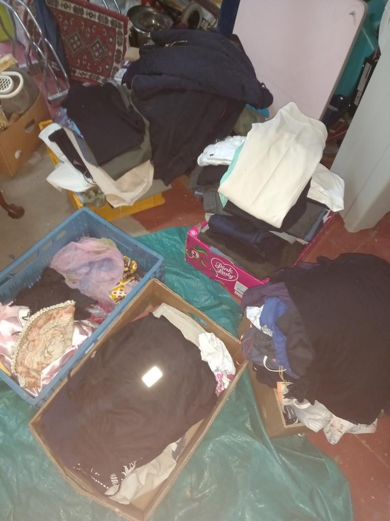 lot 5 kartonnen dames- en kinderkledingmix, Diversen, Ophalen