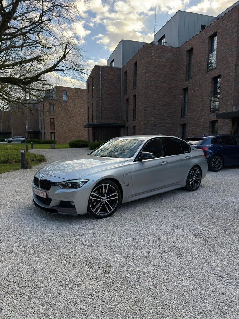 BMW 330eA Plug-In Hybrid, Auto's, Achterwielaandrijving, Te koop, 750 kg, Parkeersensor