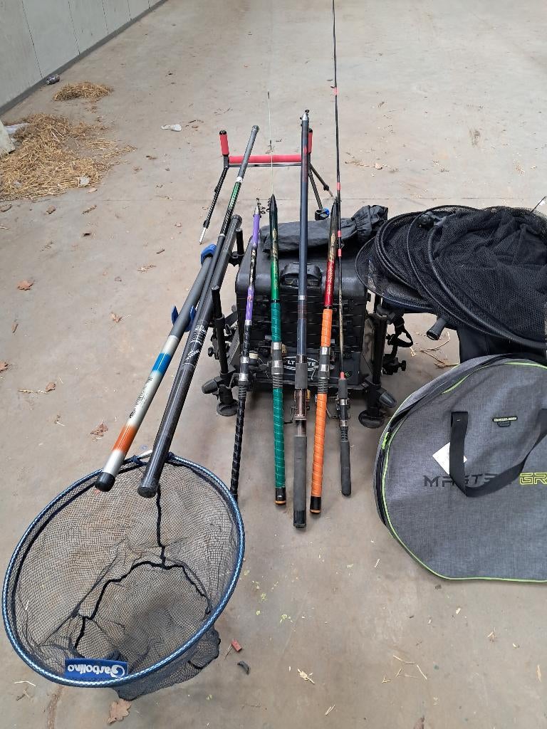 Station Ultimate Q-Box D25, Enlèvement, Utilisé, Canne à pêche complète