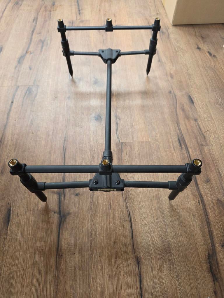 Nash rodpod 3 rod, Watersport en Boten, Hengelsport | Karpervissen, Ophalen of Verzenden