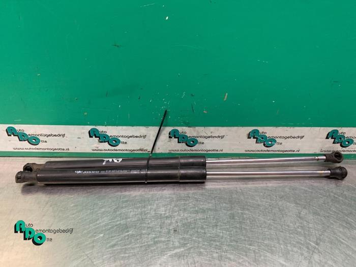 Kit amortisseur gaz hayon d'un Renault Clio (Clio 3 06-), Autos : Pièces & Accessoires, Carrosserie & Tôlerie, Renault, Utilisé