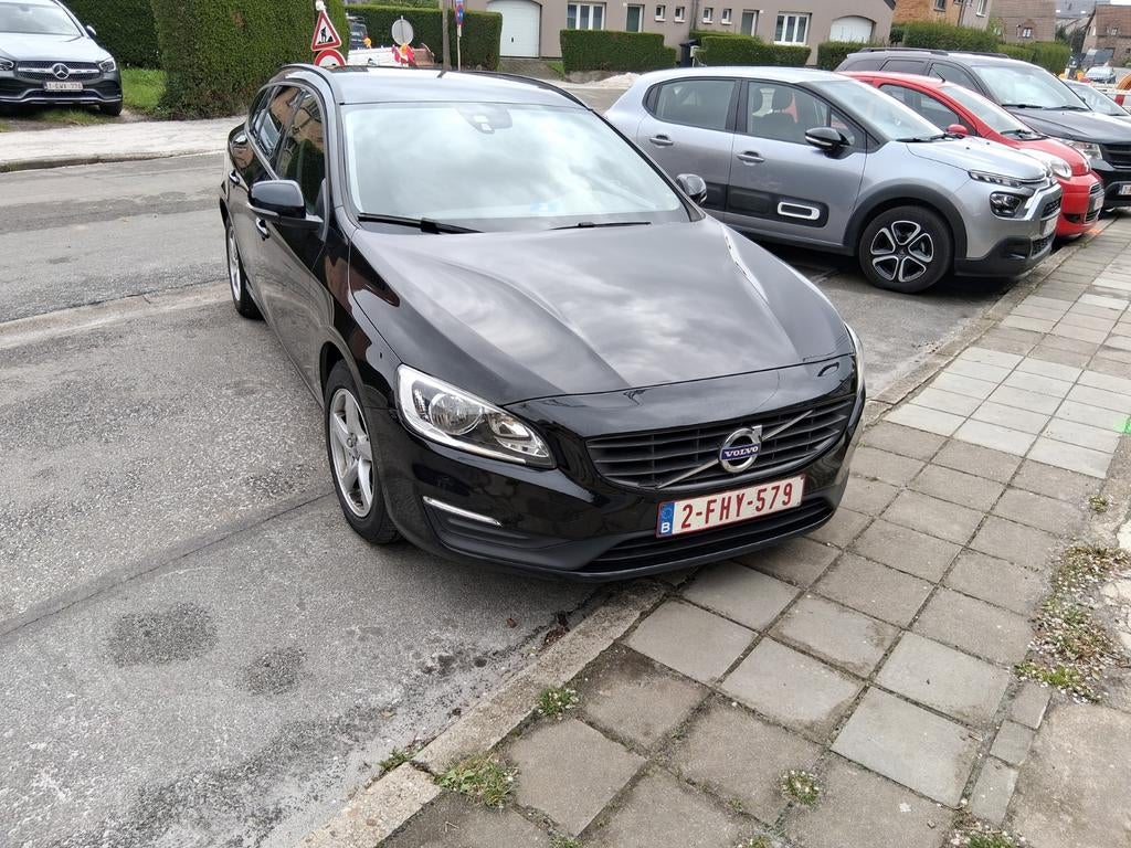 Volvo V60 2018 2.0L diesel 158000km, Autos, Volvo, Particulier, V60, Diesel, Break, Enlèvement