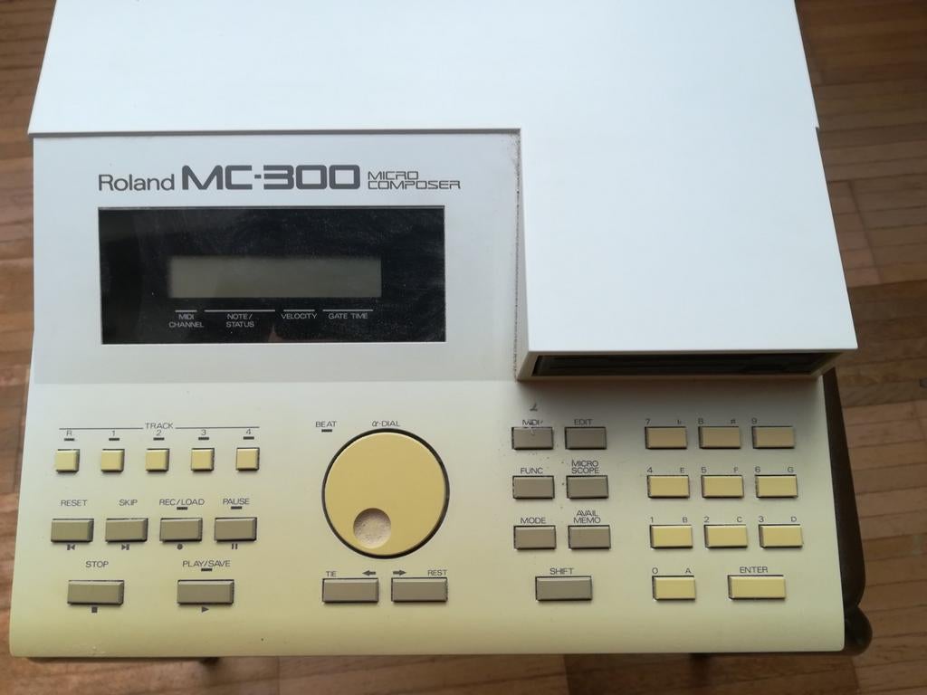 ROLAND MC 300 composer met toebehoren in goede staat, Verzamelen, Elektronische Apparatuur, Ophalen