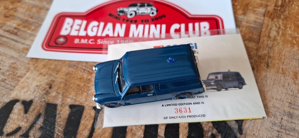 MINI Van Mk1 Morris POLICE ThamesValley Blue 1/43 CORGI Neuf, Hobby & Loisirs créatifs, Voitures miniatures | 1:43, Enlèvement ou Envoi
