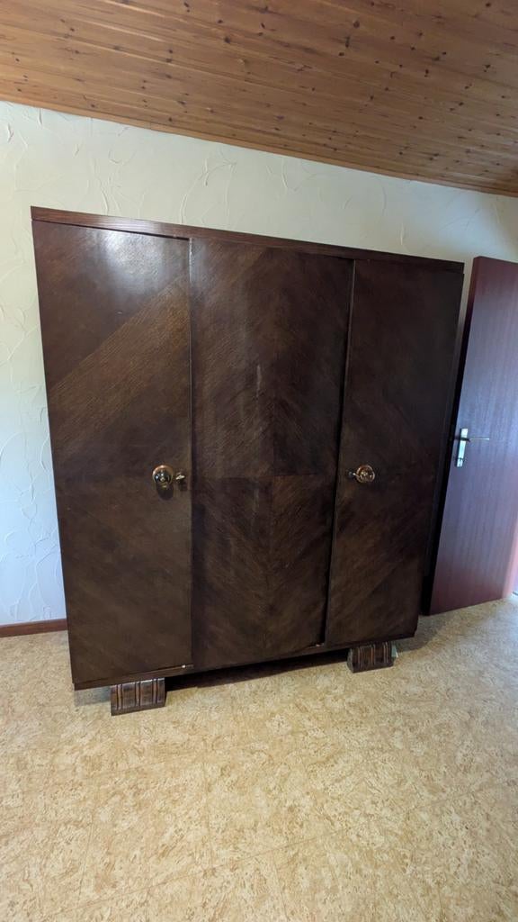 Antieke kleerkast, Ophalen