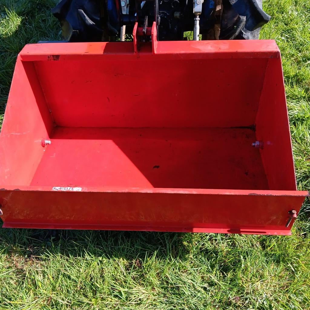 Bennette pour mini tracteur  comme neuf  350 €