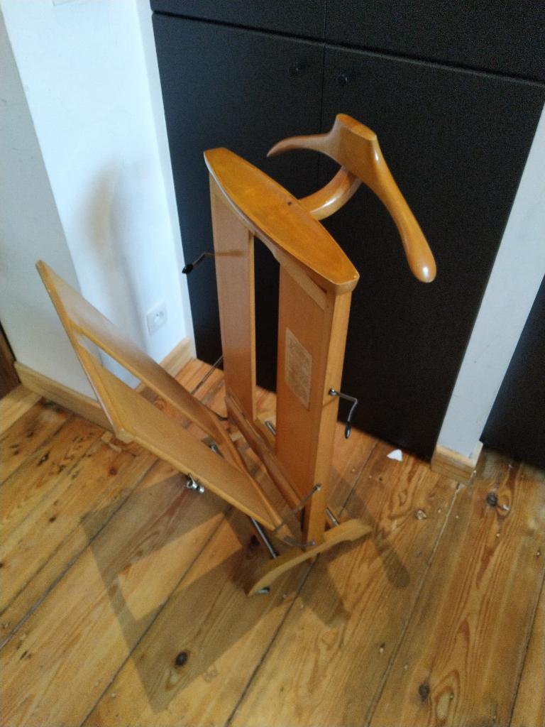 Presse à pantalons, Enlèvement