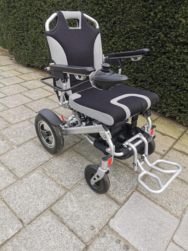 Fauteuil roulant électrique pliable avec nouvelle batterie i, Divers, Enlèvement ou Envoi, Pliant, Fauteuil roulant électrique
