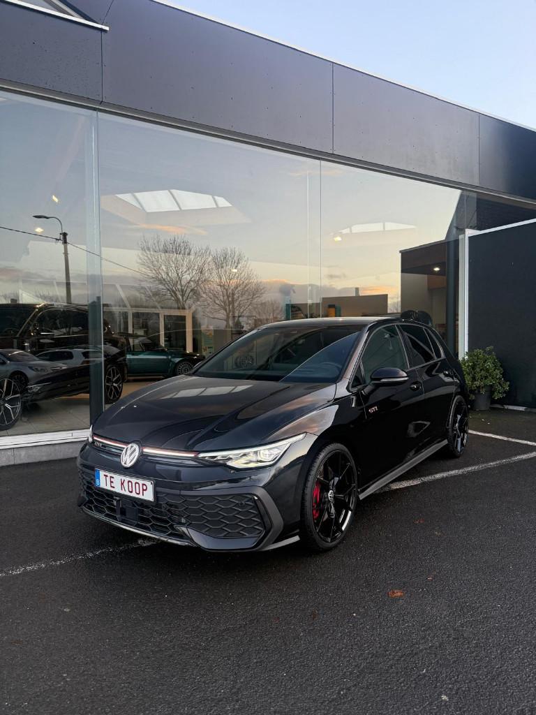 Volkswagen Golf 8 GTI facelift 8,5 led acc headup camera.., Auto's, Stof, 4 cilinders, 1984 cc, Bedrijf