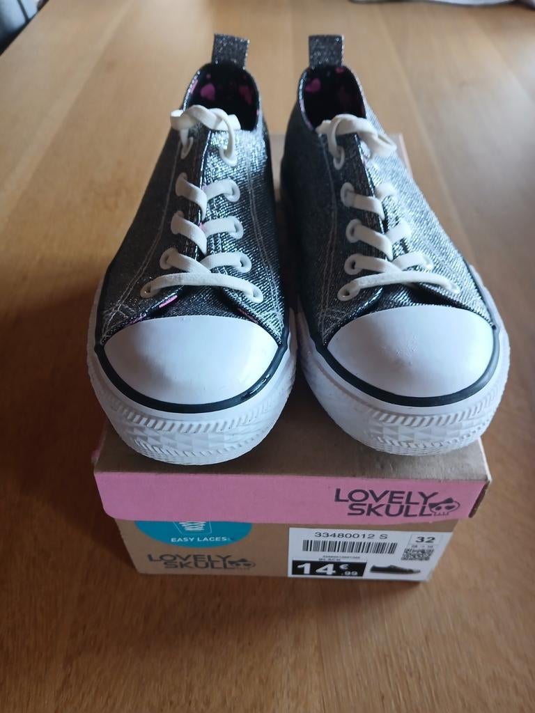 Lovely Skull zilveren glittersneakers voor meisjes, maat 32, Ophalen, Meisje, Schoenen, Zo goed als nieuw