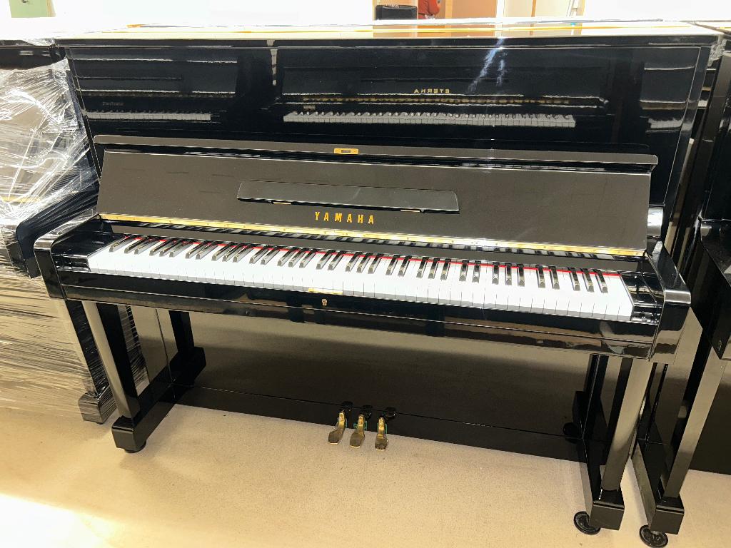 Pianos droits Yamaha U1 - Garantie: 10 ans - Pianos Michiels, Musique & Instruments, Pianos, Brillant, Comme neuf, Enlèvement