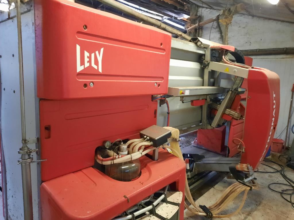 Melkrobot LELY A3 + koeltank 6150L