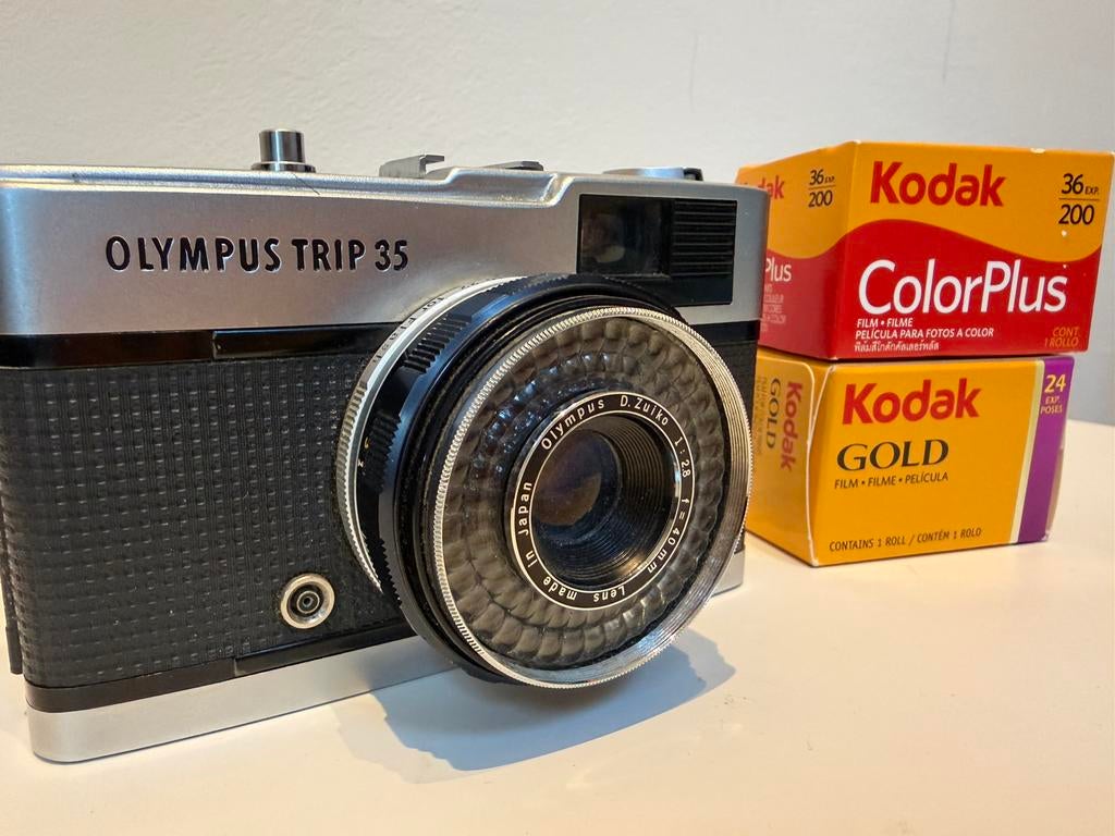 Olympus Trip 35 + 2 filmrollen van Kodak (expired), Ophalen of Verzenden, Gebruikt, Spiegelreflex, Olympus