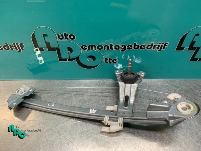 Mécanique vitre 4portes arrière gauche d'un Peugeot 206 (2, -, 3 mois de garantie, Utilisé, -