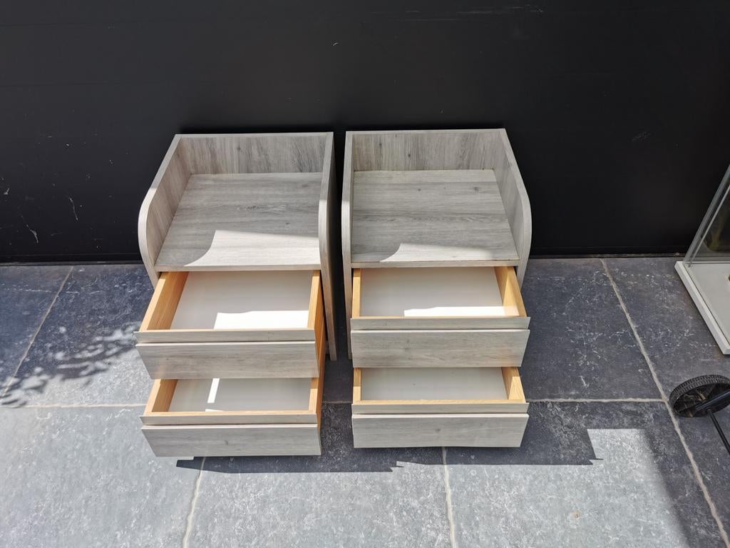 2 gebruikte nachtkastjes., Tuin en Terras, Ophalen