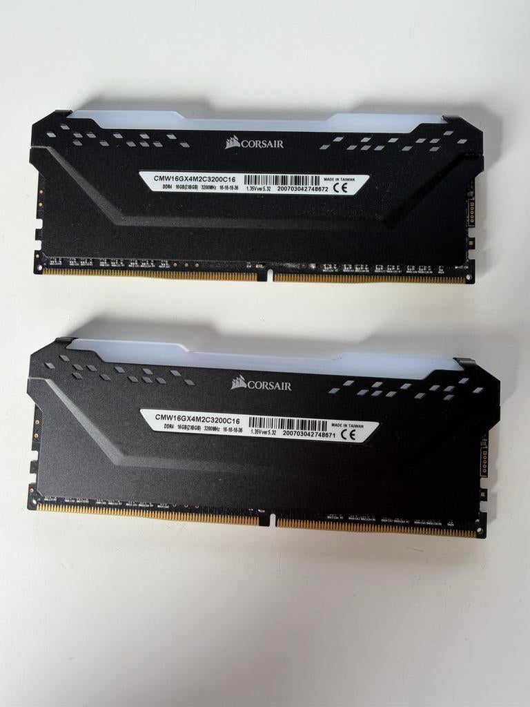 16gb (2x8gb) ddr4 3200MHz Corsair vengeance rgb pro ram, Computers en Software, RAM geheugen, Ophalen of Verzenden, Zo goed als nieuw