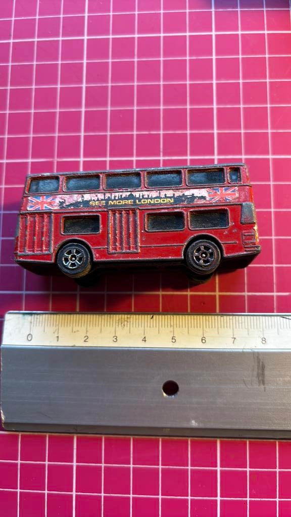 8 bus matchbox/majorette/autres, Hobby & Loisirs créatifs, Voitures miniatures | Échelles Autre, Comme neuf, Bus ou Camion, Enlèvement ou Envoi