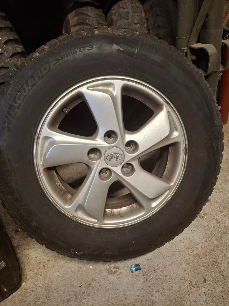 Pneu neige 215 70 R16 avec jantes alu, Auto-onderdelen, Banden en Velgen, Overige, Overige, Band(en), Ophalen