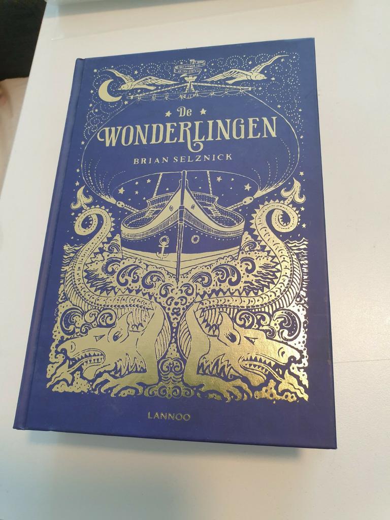 Brian Selznick - De wonderlingen Hardcover Lannoo 2016, Boeken, Ophalen of Verzenden, Zo goed als nieuw, Brian Selznick