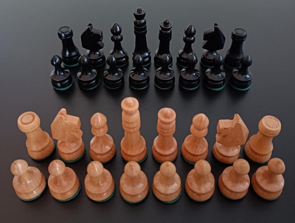 Pièces d'échecs en bois., Enlèvement ou Envoi, Utilisé