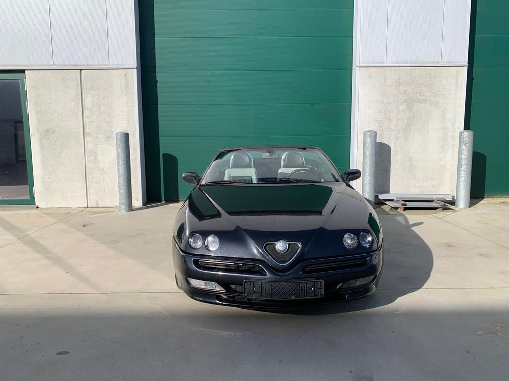 Alfa Romeo 3.0 V6 OLDTIMER in juni, Auto's, Alfa Romeo, Spider, Zwart, Leder, Bedrijf