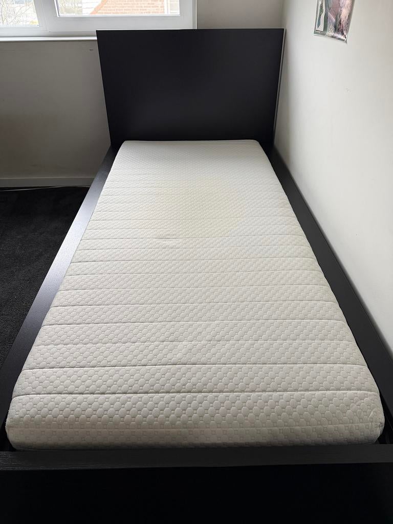 IKEA MALM bed + lattenbodem + matras in goede staat, Kinderen en Baby's, Kinderkamer | Bedden, 85 tot 100 cm, Gebruikt, 180 cm of meer