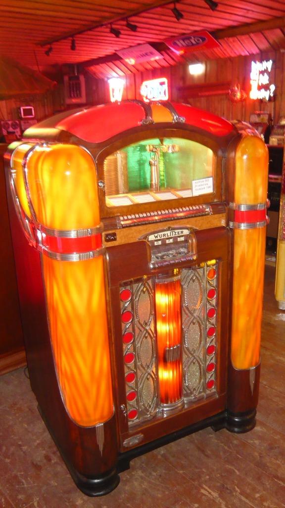 Haal een stukje muziekgeschiedenis in huis met een jukebox, Collections, Machines | Jukebox, Comme neuf, Autres marques, 1950 à 1960