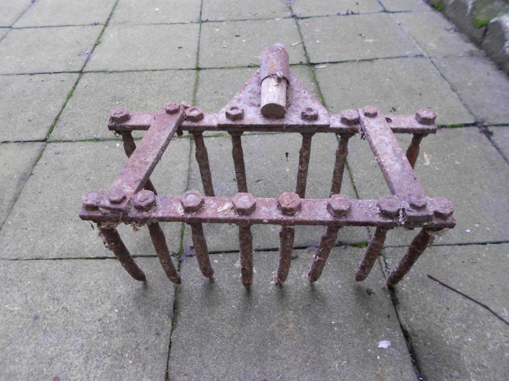 vend une ancienne herse de plus de 150 ans 150 euros, Antiquités & Art, Enlèvement