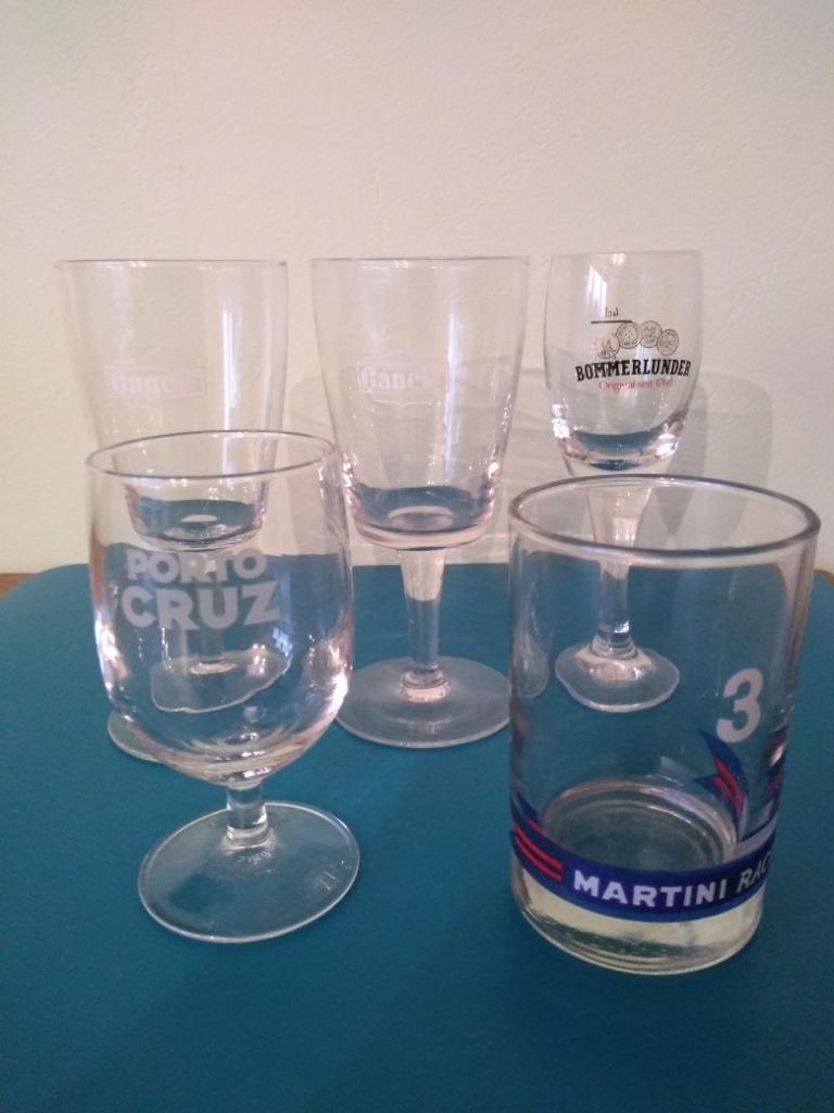 Lot de verres avec logos, Collections, Verres & Petits Verres, Enlèvement ou Envoi
