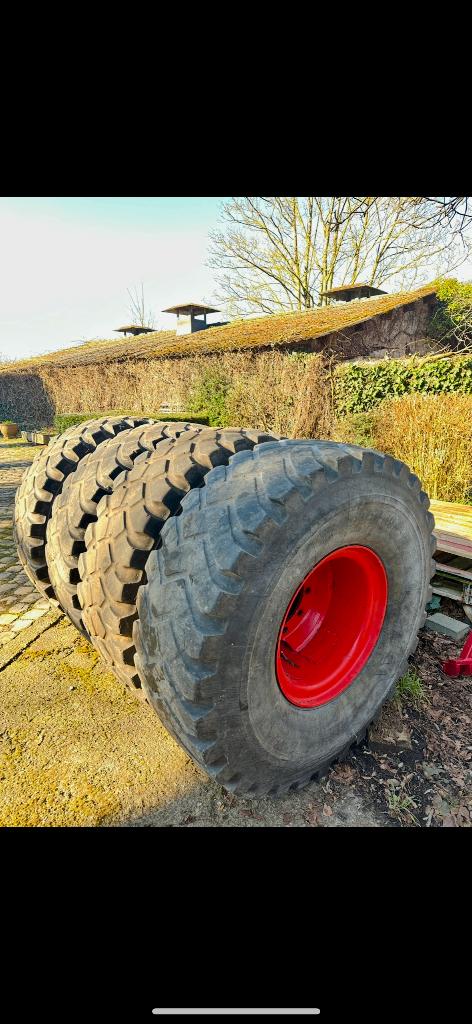 Michelin 1600r20 op 10 gaats velg, Enlèvement