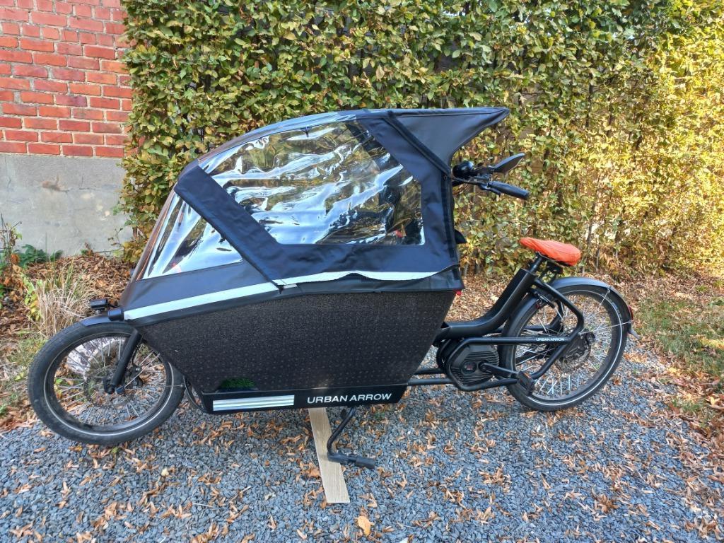urban arrow family cargo bakfiets, Vélos & Vélomoteurs, Vélos | Vélos avec bac, Autres marques, 2 enfants, Électrique, Bâche, Enlèvement