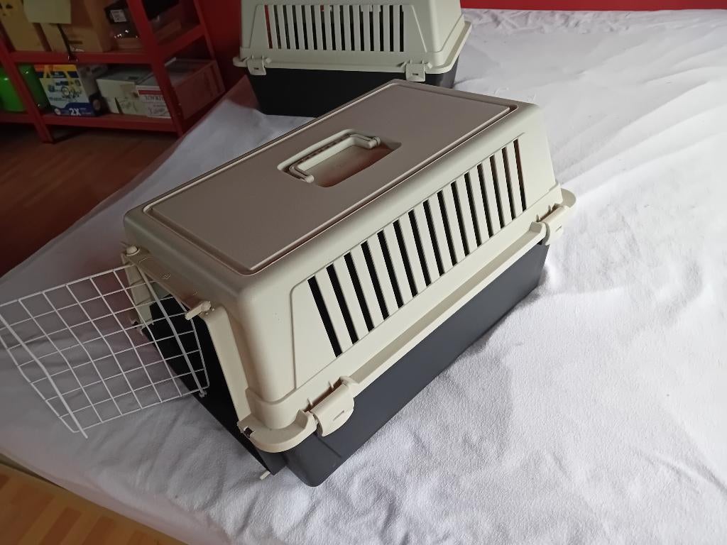 Bacs de transport pour chats ou chiens., Ophalen, Zo goed als nieuw