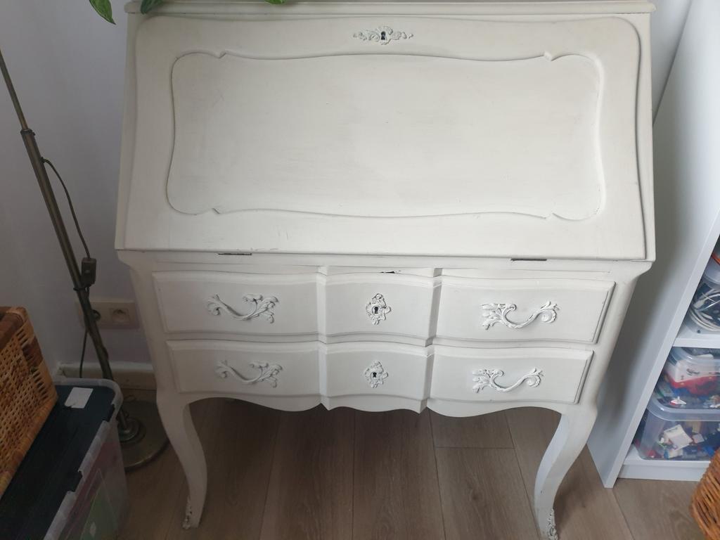 Bureau/Secrétaire, Enlèvement