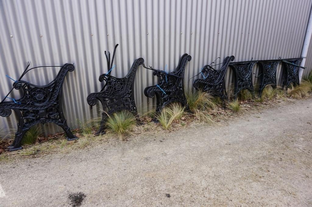 Set ijzeren tuinbank poten/steunen meerdere sets beschikbaar, Enlèvement, Comme neuf, Métal