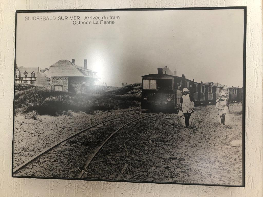 twee fotokaders: Sint-Idesbald, Ophalen