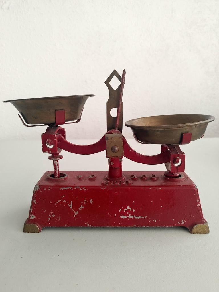 Petite balance avec ses plateaux, Envoi