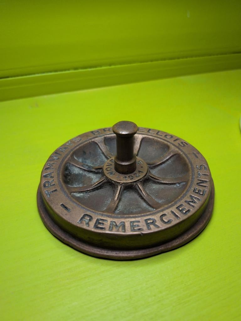 Cendrier en cuivre  Novembre 1921 (lire description), Collections, Enlèvement ou Envoi