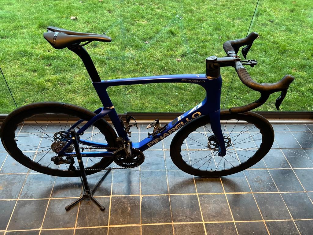 Pinarello F5 105 DI2 blue met carbon wielen, Autres marques, Comme neuf, Enlèvement, 28 pouces