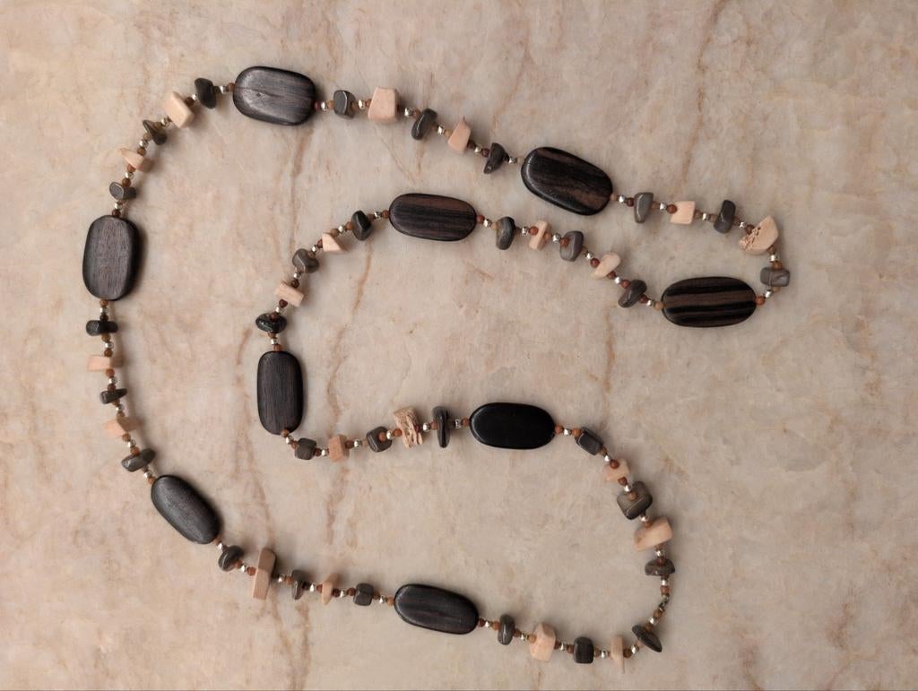 Natuursteen - houten ketting, Bijoux, Sacs & Beauté, Colliers, Enlèvement ou Envoi, Comme neuf, Brun