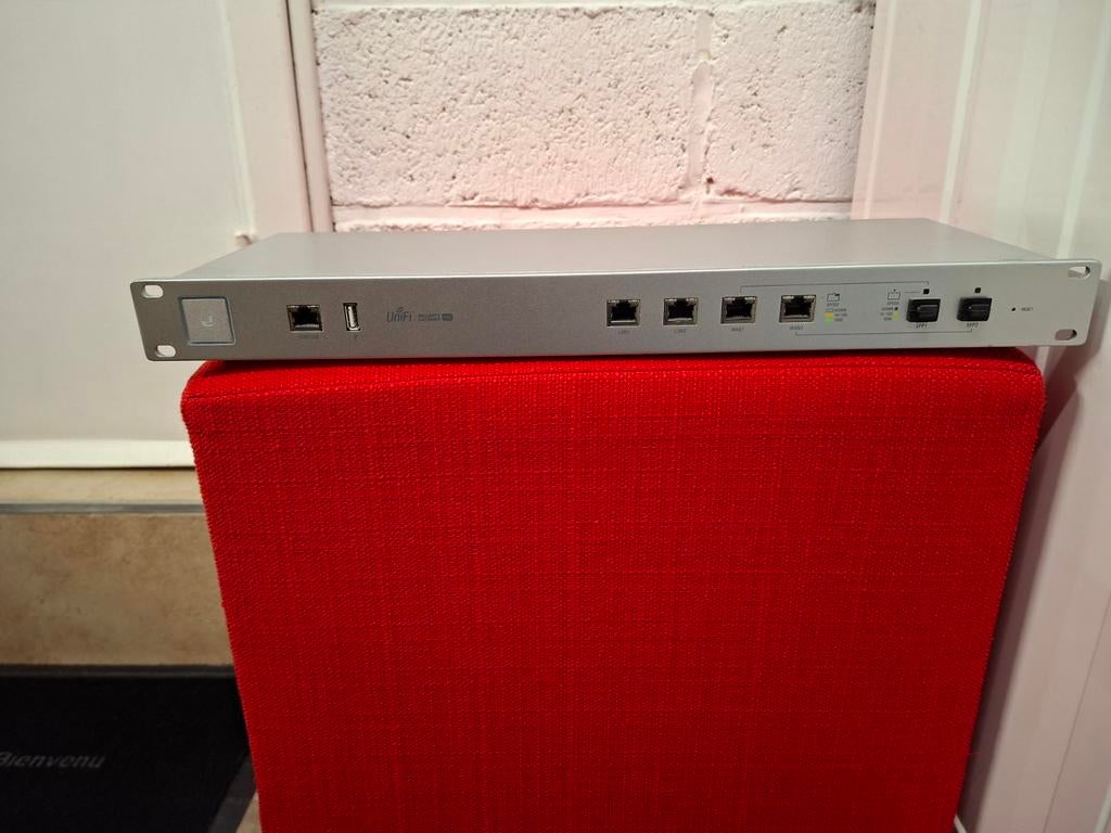 Unifi security gateway pro, Computers en Software, Serverkasten