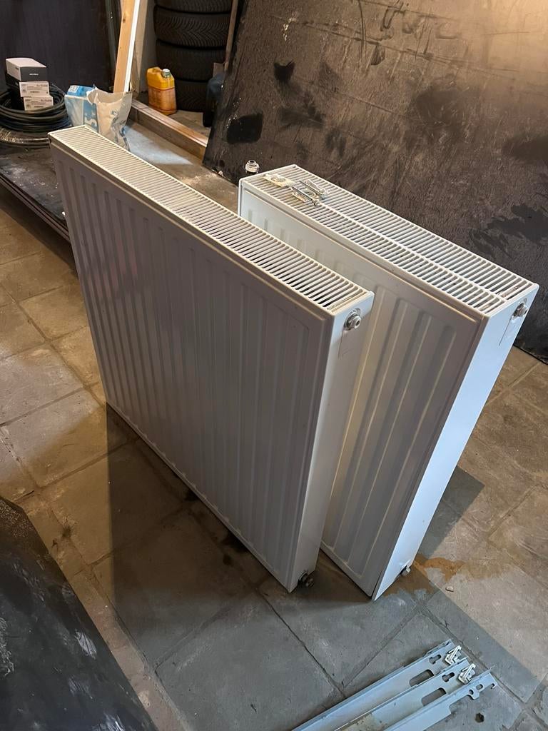 Lot de 2 radiateurs à vendre, Bricolage & Construction, Chauffage & Radiateurs, Utilisé, Radiateur, Enlèvement