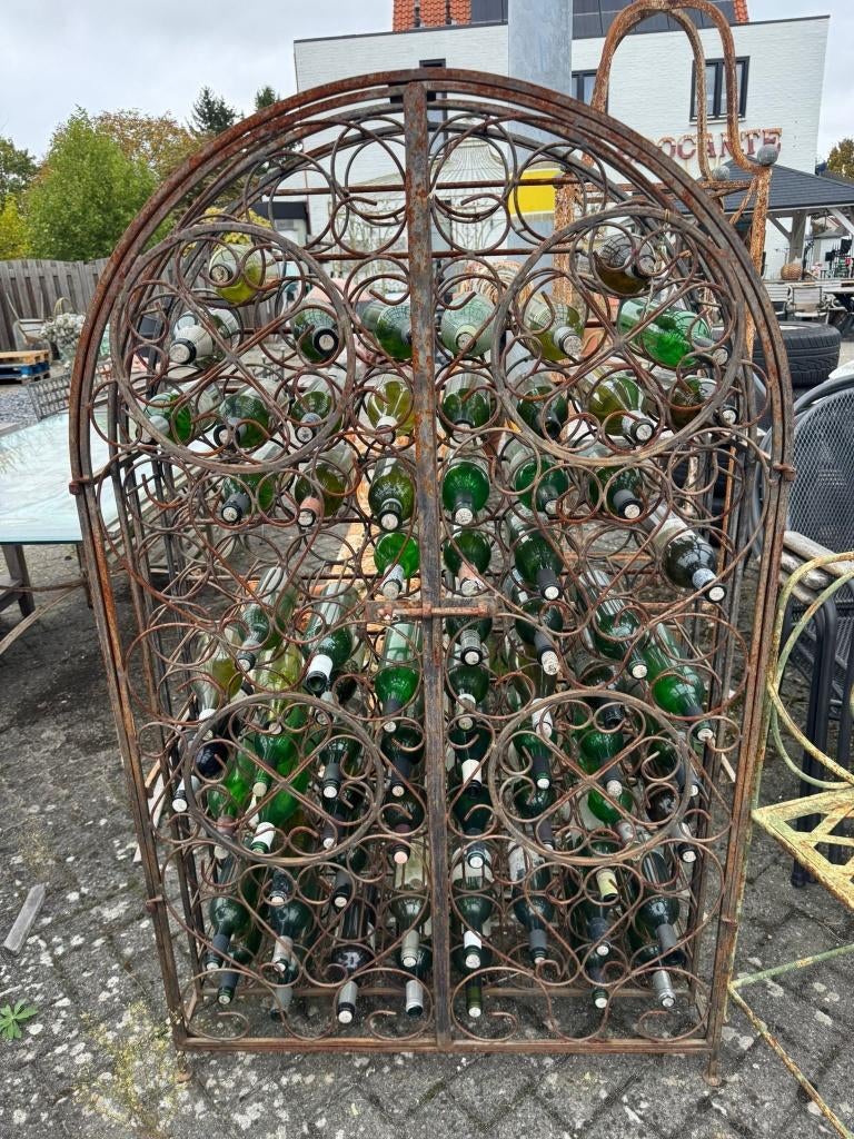 GROOT SMEEDIJZEREN WIJNREK voor 92 wijnflessen handgesmeed, Ophalen, Zo goed als nieuw, 25 flessen of meer, Metaal