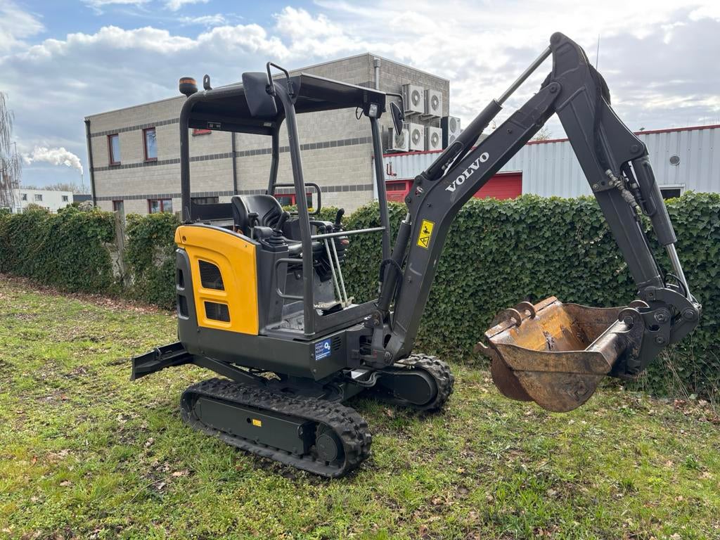 Volvo EC18 minigraver graafmachine CW05 snelwissel kraantje, Zakelijke goederen, Machines en Bouw | Kranen en Graafmachines, Ophalen