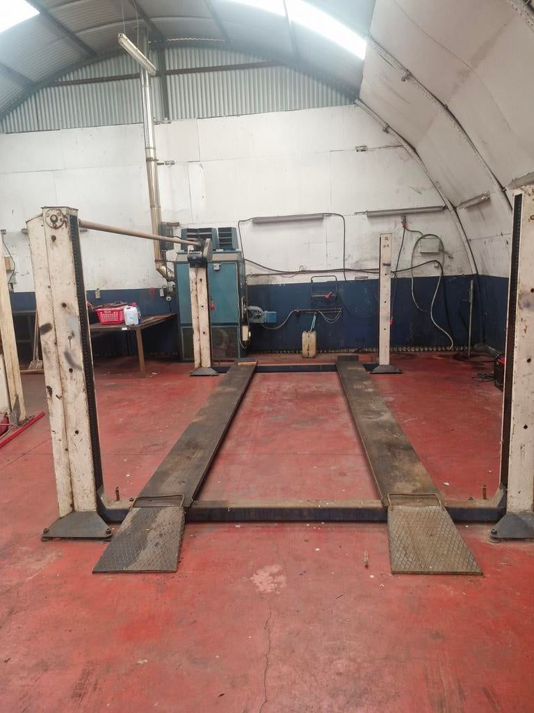 Contenu complet d'un garage, d'un atelier automobile, de mac, Enlèvement