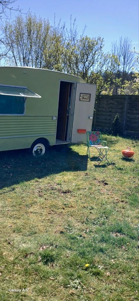 Leuke eerlijke star caravan franse makelij.Van het jaar 1970, Particulier, Frans bed