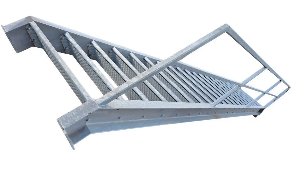 Galva trap 400cm / 4meter hoog v.v. 20 roostertreden 80x24cm, Doe-het-zelf en Bouw, Ladders en Trappen, Ophalen, Zo goed als nieuw